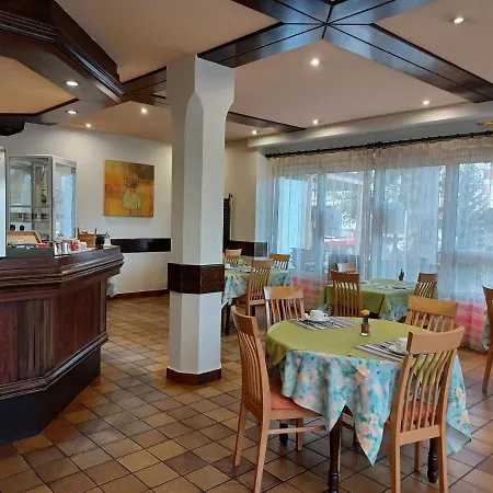 Logis - Restaurant Bellevue 2* Annecy