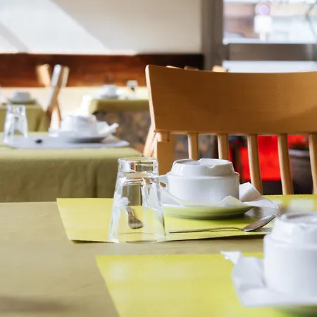 Hotel Logis Restaurant Bellevue Annecy